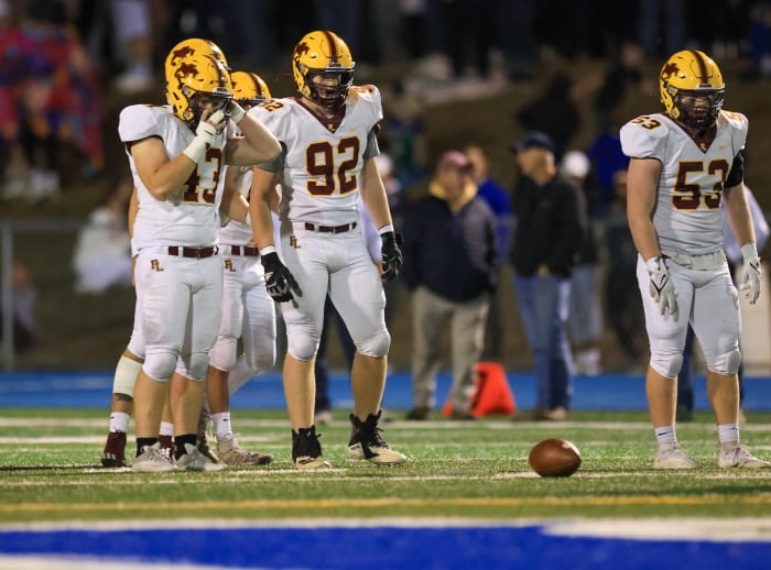 Johnson (92) getting ready to line up. Photo by Jeff Lawler